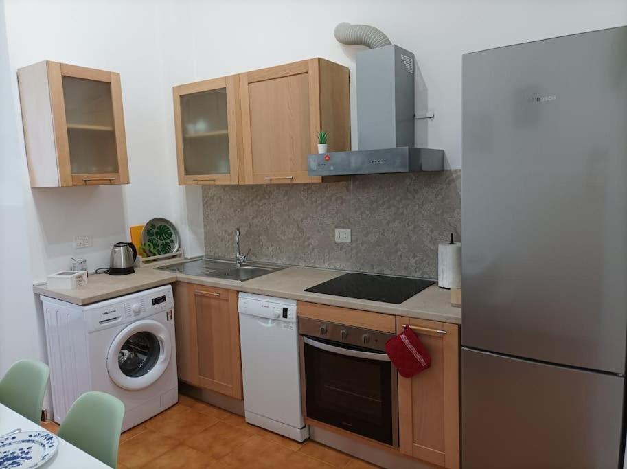 ונטימיגליה Nuova Casa Aprosio, Centrale E Vicina Al Mare מראה חיצוני תמונה